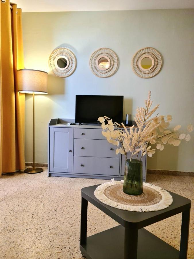Mayor Apartament In Салоу Екстериор снимка