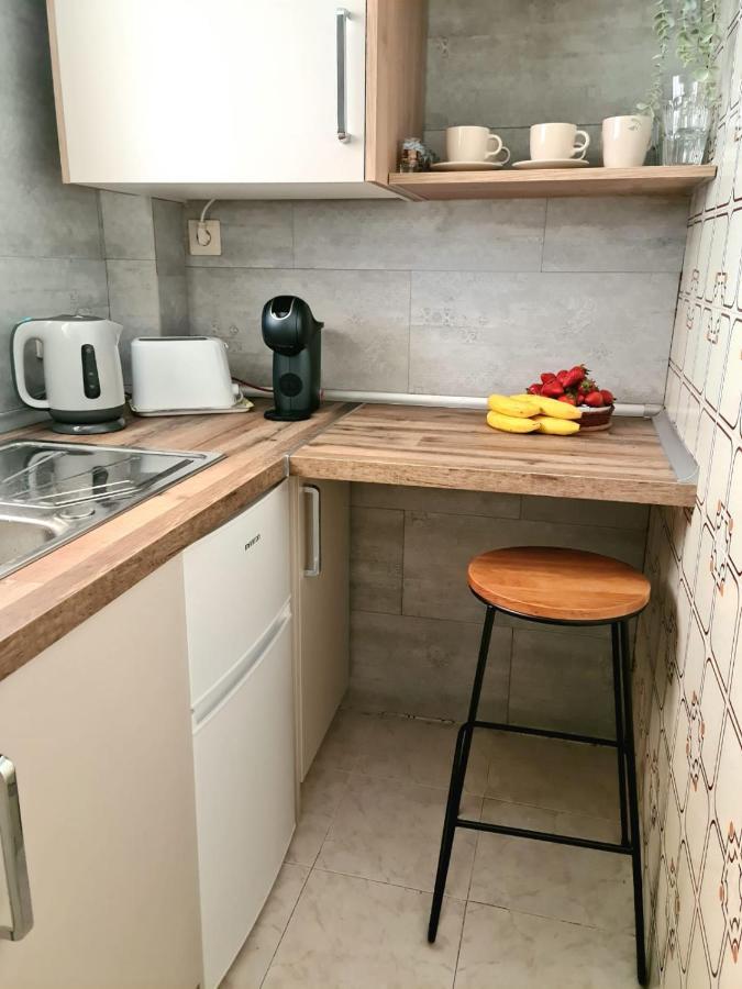 Mayor Apartament In Салоу Екстериор снимка
